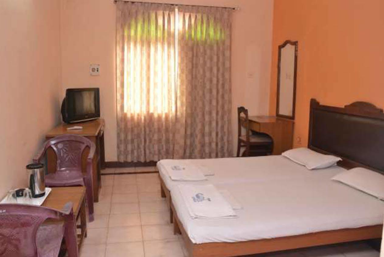 Fabhotel Sairam Residency Bangalore Exterior foto